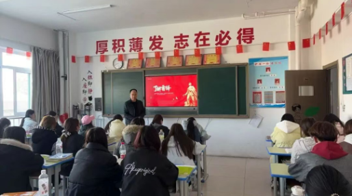 校园文字拼图・讲台边语 | 一身担两责，初心育桃李